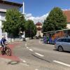 Um für Fußgänger und für Radfahrer die Verkehrssituation vor dem Berger Tor in Nördlingen zu entschärfen, wird über einen Mini-Kreisel auf Höhe der Abzweigung nach Nähermemmingen diskutiert.  	