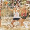 Sommerwetter am einen Tag, Herbstwetter am anderen Tag: Beim Beachcup der Landsberger Handballer ging es zwei Tage lang rund.