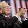 Investor Warren Buffett hat den Gewinn seiner Investmentgesellschaft Berkshire Hathaway dank der Börsenrally zum Jahresende kräftig gesteigert.