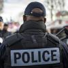 Ein mit einem Messer bewaffneter Mann tötete am Samstagabend im Zentrum von Paris einen Menschen und verletzte vier weitere, wie die französische Polizei mitteilte.