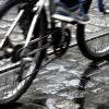 Ein 65-Jähriger ist mit seinem Fahrrad gestürzt. 