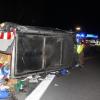 Unfall auf der A9 bei Wolnzach: Ein Mann wird schwer verletzt.  	