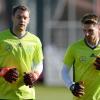 Sie waren 2014 zusammen bei der WM in Brasilien: Die Torhüter Manuel Neuer (l) und Ron-Robert Zieler.