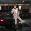 US-Schauspieler David Hasselhoff sitzt auf dem Sportwagen "K.I.T.T." aus der Serie "Knight Rider".