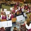 Die vier Musikkapellen aus Oettingen, Lehmingen, Dornstadt und Megesheim spielten in der Dreifachturnhalle in Oettingen. 	