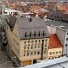 Sanierungsbedürftig ist der Gebäudekomplex rechts, der zwischen Karolinenstraße, Schmiedberg (Bildmitte) und Leonhardsberg steht.