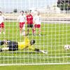 Da hätte auch der bärenstarke Türkspor-Keeper Burak Karaca das Nachsehen gehabt – doch der Elfmeter von Manuel Karle klatschte an den Pfosten. Der TSV verlor letztlich unglücklich mit 0:1.   