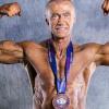Was für ein Körper, was für Muckis?! Walter Schmidt, der sich als „natural Bodybuilder“ sieht und Mitglied bei der deutschen Organisation GNBF für dopingfreien Kraftsport ist, hat schon bei zahlreichen Wettbewerben gute Platzierungen erreicht.