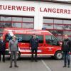 Über das neue Mehrzweckfahrzeug
der Langerringer Feuerwehr freuen sich:
(von links) Karl Reute, Bürgermeister Marcus Knoll, Thomas Vogt, Alois Renner Fa. Metallbau Renner und Tobias Wiedl.