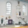 Die Pfarrkirche St. Jakobus in Burlafingen sollte schon längst umgebaut sein, um unter anderem den Altar wieder an die Schmalseite zu bringen. 