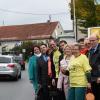 Hier ist schon mittags viel los – zu viel: Den Verkehr an der B300 in Diedorf erlebten (im Bild von links) Claudia Schuster, Herbert Woerlein, Sabine Grünwald, Thomas Kugelmann, Alexander Neff, Rita Hagl-Kehl, Maria Prues, Annette Luckner, Walter Pecher, Peter Högg, Otto Völk und Ulrike Bahr. 	