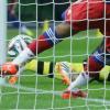 Bayern-Verteidiger Dante klärte im DFB-Pokalfinale hinter der Linie.