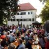 Bestes Wetter und viele Besucher sorgten für gute Stimmung bei der Eröffnung des Schlossfestes Zusmarshausen. 