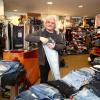 Emilio De La Torre Grau hört auf. Jeans gibt es ab Mitte des Jahres nicht mehr in der Augsburger Straße in Neu-Ulm zu kaufen. Ende Juli ist Schluss. Das Schwestergeschäft in der Ulmer Herrenkellergasse bleibt erst mal bestehen.  	