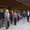 Das Kinderhaus St. Martin und den momentan noch im Bau befindlichen Anbau besichtigte Staatsministerin Carolina Trautner (vorne links) in Langenneufnach. Mit auf dem Bild sind Kinderhaus-Mitarbeiterinnen, Elternbeirat, Bürgermeister Gerald Eichinger und Vertreter der kirchlichen Trägerschaft und der Verwaltung.