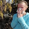 Allergische Reaktionen zum Beispiel auf Pollen treten in letzter Zeit immer häufiger auf. Die Pollen werden aggressiver, anfällige Menschen leiden oft das ganze Jahr über. 	 	