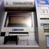 Einen Geldautomaten wollten Unbekannte in Schrobenhausen ausrauben. Doch sie scheiterten.