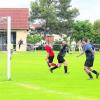 Stephan Stimpfle (links) erzielt in Megesheim per Kopf das 4:0 für den neuen Meister und Kreisklassen-Aufsteiger SV Wechingen. Foto: Dieter Mack