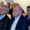 Prominenz des FC Bayern München war dabei, darunter (von links) Torwartlegende Sepp Maier, Ehrenpräsident Uli Hoeneß und Vereinspräsident Herbert Hainer sowie ...