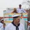 Das Traumschiff ging beim großen Faschingsumzug in Kammlach vor Anker. An Bord: zwei Promis. Der Männerbund Kammlach hatte keine Kosten gescheut und „Florian Silbereisen“ samt „Helene“ engagiert. 