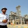 Iranischer Wachmann vor dem petrochemischen Komplex Mahshahr in der Provinz Khuzestan im Südwesten des Iran.