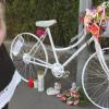 In Haunstetten erinnert ein „Ghostbike“ an eine tödlich verunglückte Radlerin.