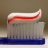 Immer noch kursieren einige Mythen rund um das Zähneputzen und die Zahngesundheit.