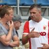 Bruno Akrapovi´c (rechts) im FCA-Trikot: Beim Traditionsturnier schnürte der frühere Bundesligaprofi wieder die Schuhe und kam mit alten Bekannten ins Gespräch. Als Trainer in Gibraltar wollte der 47-Jährige Michael Thurk (links) verpflichten. 	