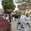  Im Anschluss an den Gottesdienst fand eine feierliche Prozession durch Autenried statt.