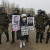 Eine Demonstrantin protestiert in Volgograd gegen die Inhaftierung des Kremlkritikers Nawalny.