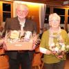 Seit 32 Jahren ist Franz Schütz (links) Vorsitzender des Raistinger Gartenbauvereins. Mit im Bild seine Ehefrau Agnes und der Zweite Vorsitzende, Josef Schüßler.