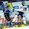 Typen wie Jean-Francois Boucher (in Blau) sind beim ERC Ingolstadt gefragt, wenn er in den Play-offs bestehen will. Heute im Heimspiel gegen Berlin (hier Henry Haase) gibt es schon einen kleinen Vorgeschmack. 