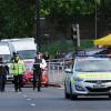 Zwei Männer haben auf offener Straße in London einen Soldaten der britischen Armee abgeschlachtet. Die Polizei schießt wenig später auf sie. Die Regierung geht von Terrorismus aus.