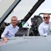 Modell für die Zukunft? Bundesverteidigungsminister Boris Pistorius in einen Eurofighter-Kampfjet.