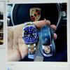 Auf seiner Facebookseite präsentiert sich einer der Verdächtigen mit Luxusautos und teuren Uhren.