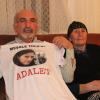 „Adalet", zu deutsch Gerechtigkeit, fordern Ali Riza Tolu und Güley Tolu, der Vater und die Großmutter der Angeklagten. 