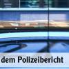 Am Münchner Hauptbahnhof hat am Dienstagnachmittag ein Unbekannter eine Straßenbahn zur Vollbremsung gezwungen, wobei eine 73-Jährige gestürzt ist und sich schwer verletzt hat.