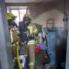 Dieser Wäschetrockner ist am Dienstagmorgen in Aindling in Brand geraten. Vier Feuerwehren rückten deshalb aus.