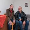  Mike Hänsel (links) und Frank Hilliger freuen sich, im Augsburger Bärenhaus ein neues Zuhause gefunden zu haben. 