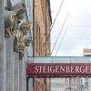 Das Steigenberger Hotel Drei Mohren trägt seinen Namen aus historischen Gründen. Amnesty International fordert nun eine Umbenennung. 