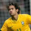 Brasilianische Kritiker meinen, Neymar müsste in Europa spielen um Weltfußballer zu werden. Foto: Maciej Kulczynski dpa