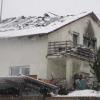 Durch einen Brand völlig zerstört wurde dieses Wohnhaus in Rögling. Sieben Mitglieder einer Familie verloren ihr Dach über dem Kopf.