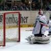 Die Augsburger Panther bauen die Iserlohn Roosters mit eigenen Fehlern auf und leisten sich mit dem 0:6 einen kapitalen Fehlstart im Endspurt um die Play-offs.