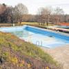 Die Entscheidung, das Nichtschwimmerbecken im Warmfreibad in Greifenberg abzubauen und an seiner Stelle einen Spielplatz zu errichten, stößt im Gemeinderat auf Kritik.  
