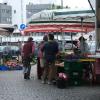 In Lechhausen sind freitags auf dem Wochenmarkt Stamm- und Neukunden anzutreffen.