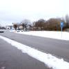 Mitten in Landensberg könnten zwei Gebäude mit insgesamt zehn Wohneinheiten entstehen (rechts im Bild). Der Landensberger Gemeinderat zeigt nicht nur große Bedenken angesichts der damit verbundenen Parksituation in der Hauptstraße und mit der nahe liegenden Bushaltestelle, sondern auch im Hinblick auf eine Beeinträchtigung des Ortsbilds. 	