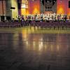 Bei dem ersten Konzert der Augsburger Philharmoniker nach dem Shutdown durften nur 50 Zuschauer in den Kongress am Park. Die große Halle blieb weitgehend leer.