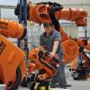 Kuka-Roboter werden nicht nur in der Autoindustrie eingesetzt. Sie sind auch beim Flugzeugbau oder der Logistikbranche immer mehr gefragt.