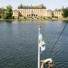 Drottningholm in der Nähe Stockholms ist ein Bilderbuch-Schloss.