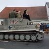 Ein Panzer mit der Aufschrift "Ilmtaler Asylabwehr" beim Faschingsumzug in Reichertshausen (Landkreis Pfaffenhofen an der Ilm) sorgt für Ärger.
